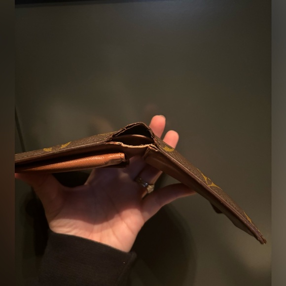 Men’s Monogram Louis Vuitton Wallet - Picture 4 of 7